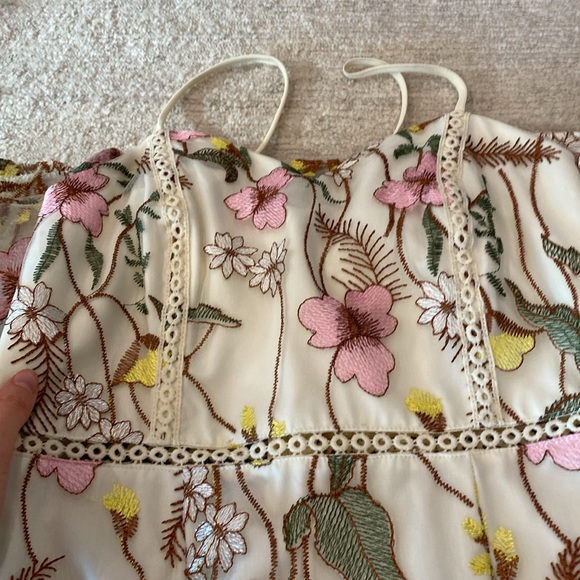 Small Kailier Floral Midi Dress - Picture 10 of 11